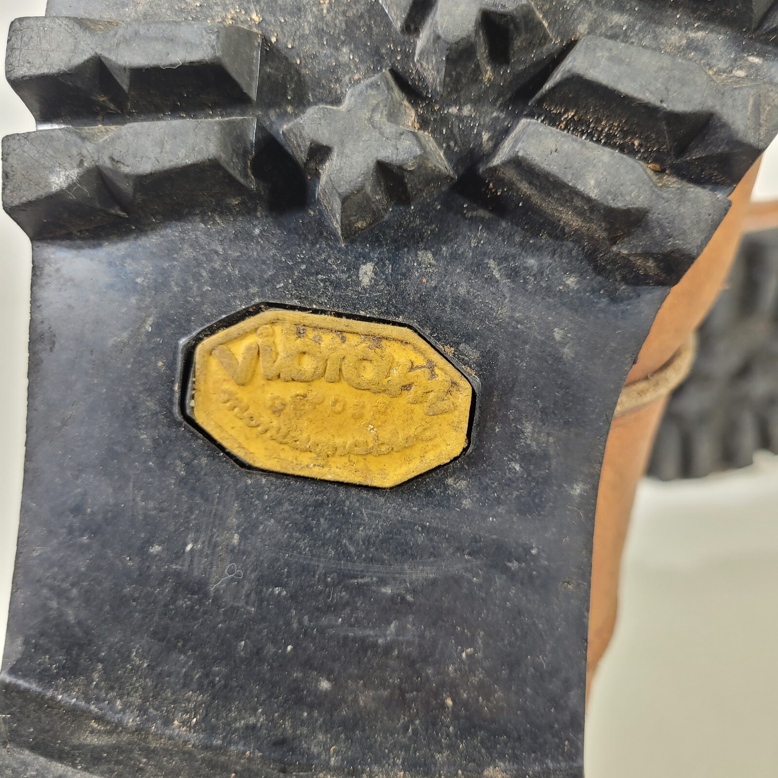 VTG Dexter Hiking Mountaineering Brown Boots No Laces Vibram Sole 10.5