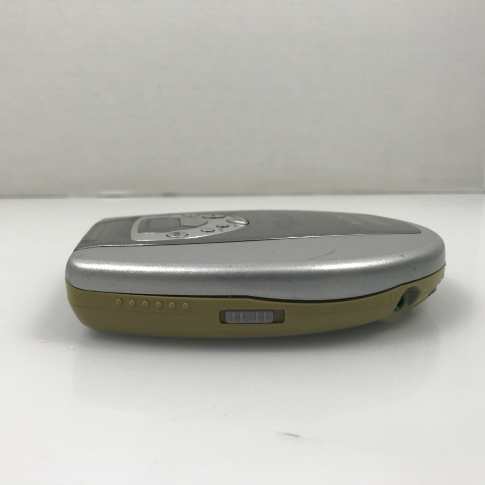 NICE! PHILIPS X-TREME 25 ESP3 Portable CD Player AZ 7880/17 - FREE SHIP 4.C4