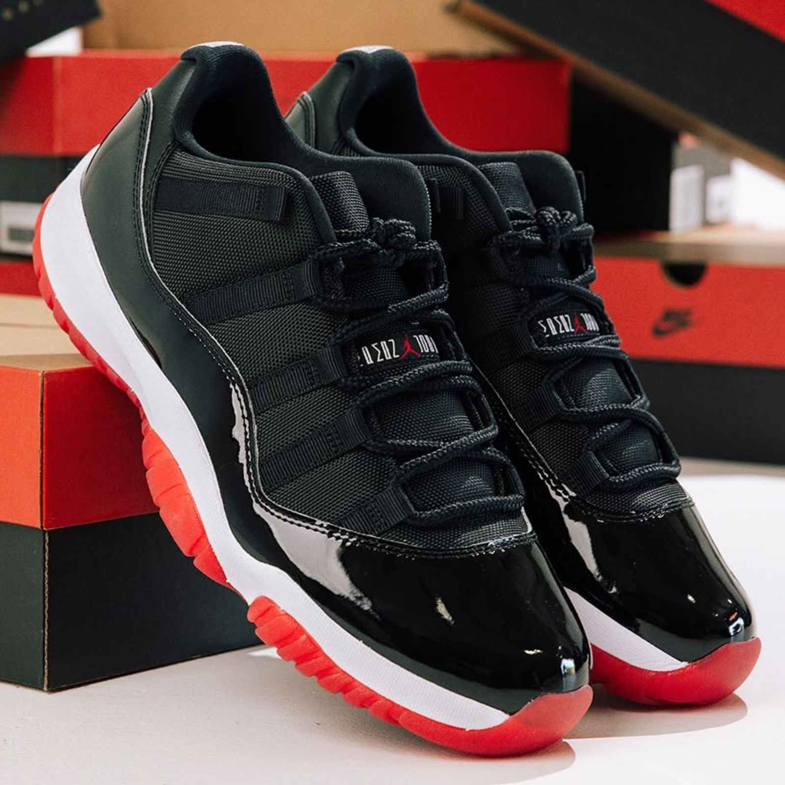 nike air jordan 11 bred