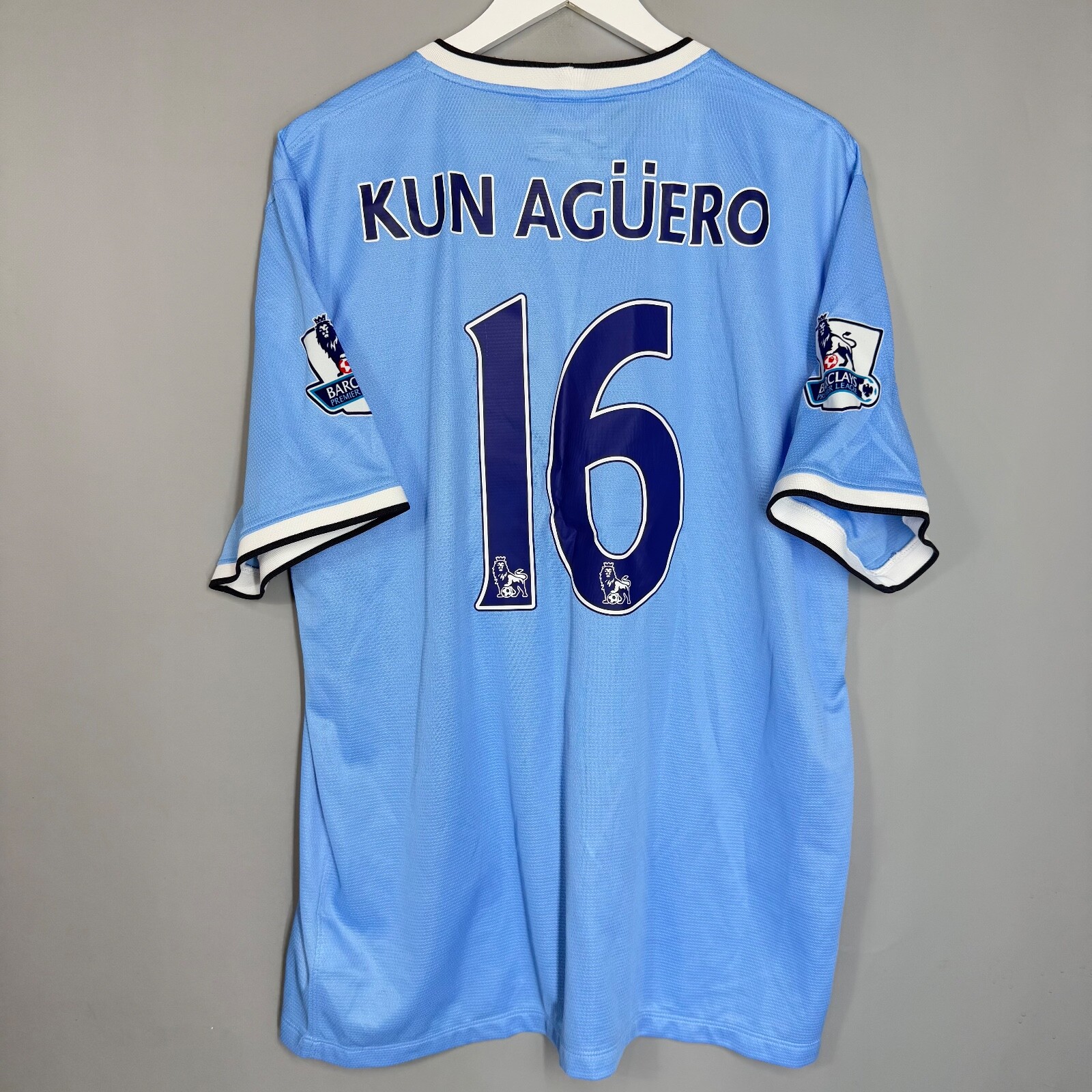 MANCHESTER CITY 2013 2014 HOME FOOTBALL SHIRT #16 AGUERO