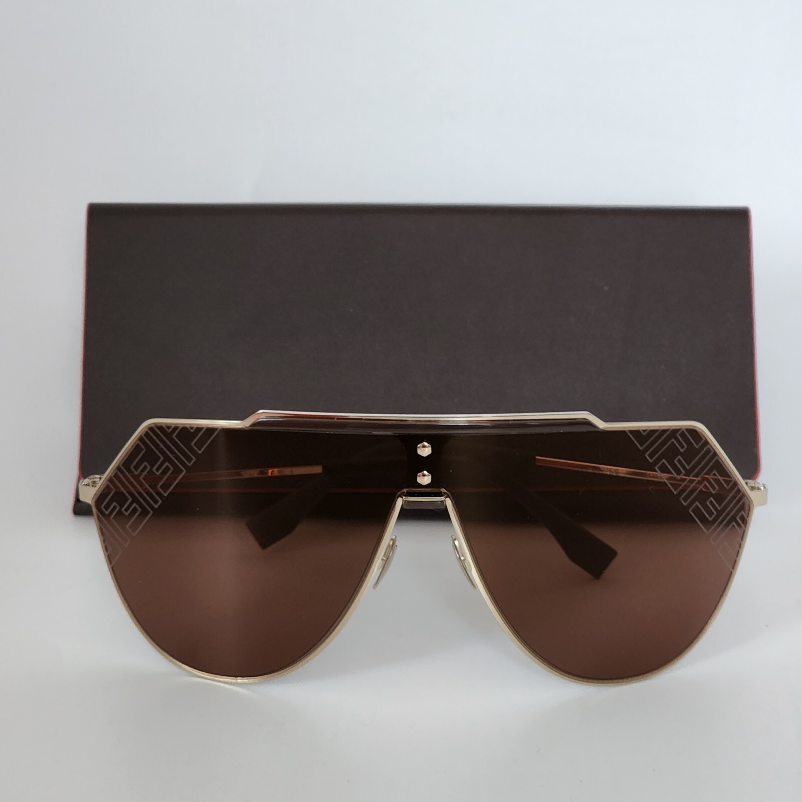 Pre-owned Fendi Eyeline Ffm0075s 0j5g Brown Gold Print Mirror Shield Sunglasses In J5gvp