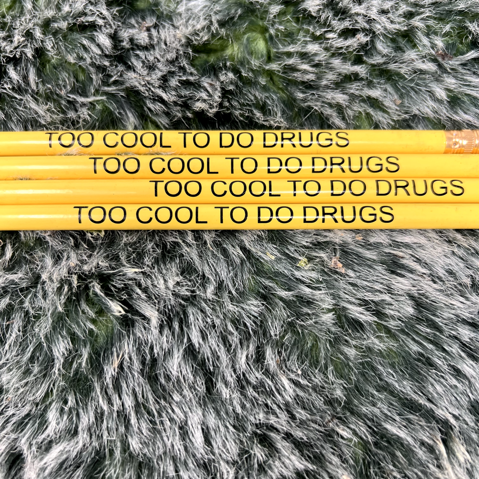 TOO COOL TO DO DRUGS pencils - Set Of 4 - Free and Fast Delivery - D.A.R.E.