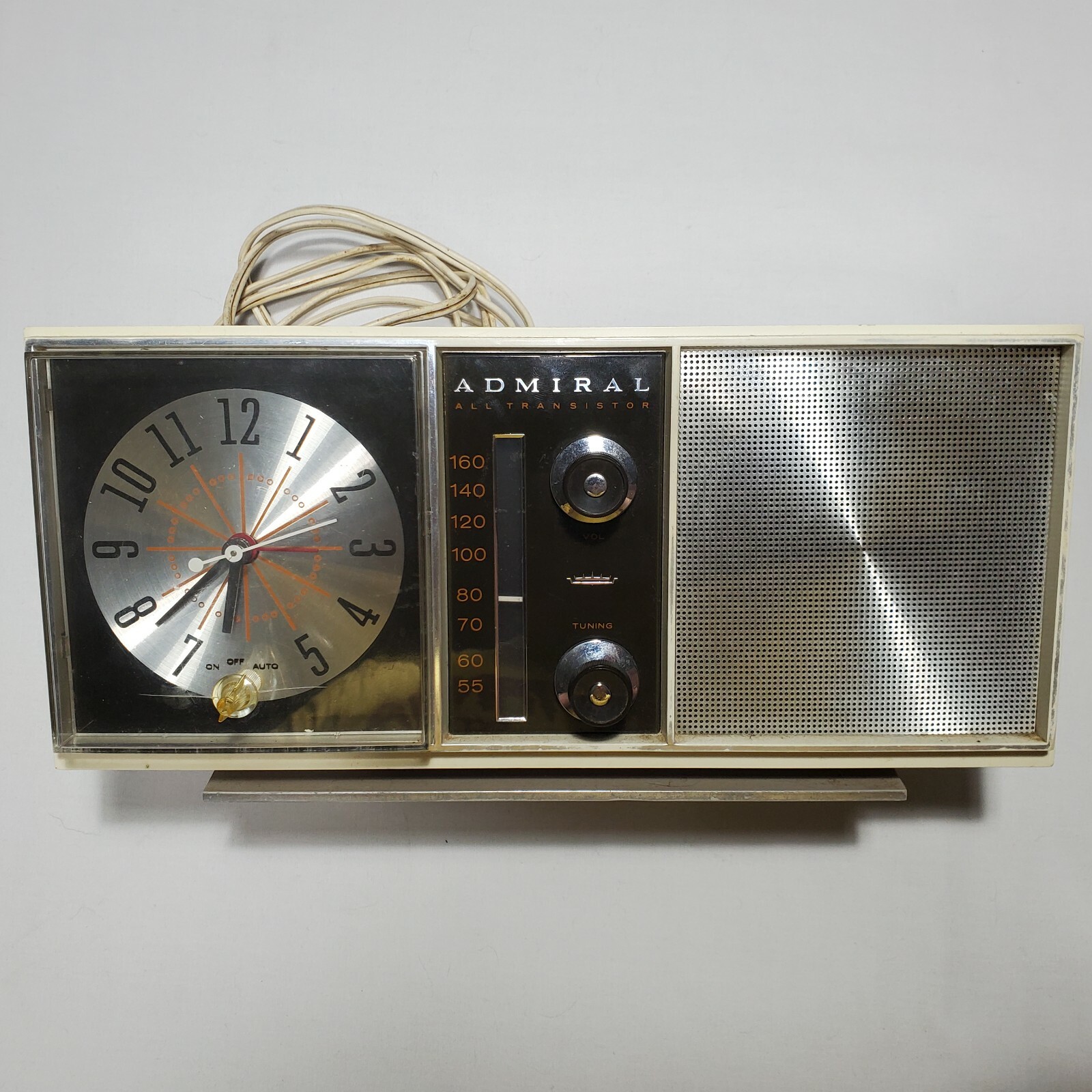 Vintage ADMIRAL All Transistor Radio Model YG827 - AS IS