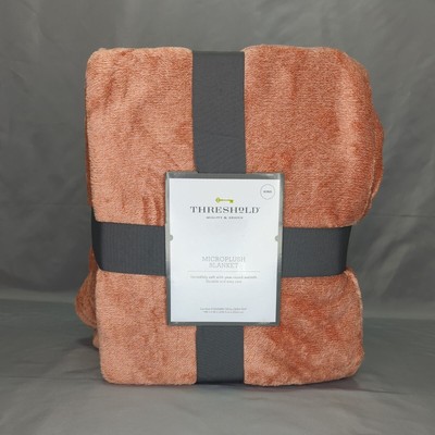 Microplush Blanket King Size Throw Bed Cover Soft Colonial Rose - 108''x 92''