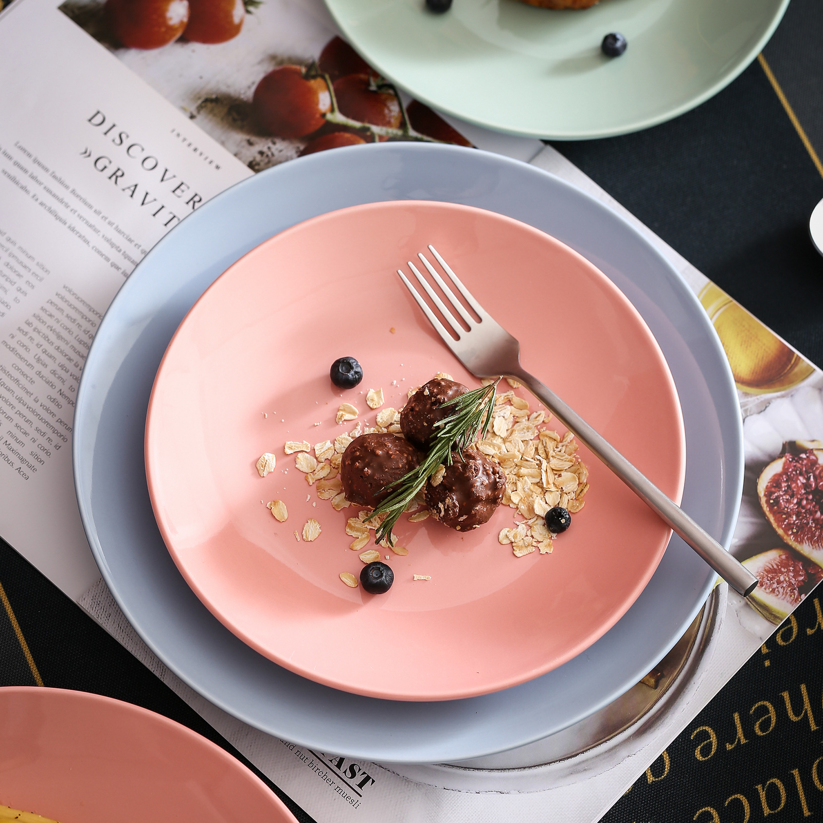 LOVECASA Series Sweet Dinnerware Set 16-Piece Porcelain Dinner Set Service for 4