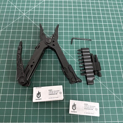 Gerber Center-Drive All Black Multi-tool