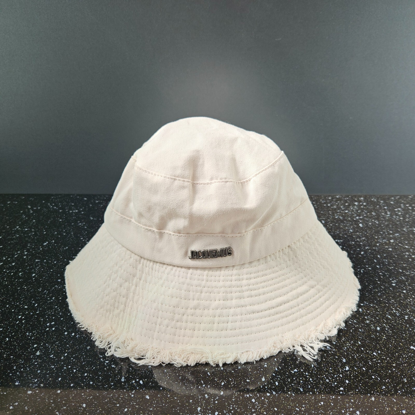 JACQUEMUS ハット　ホワイト　size:58 Jacquemus Le Bob Artichaut Bucket Hat One SIZE NWT Off-white