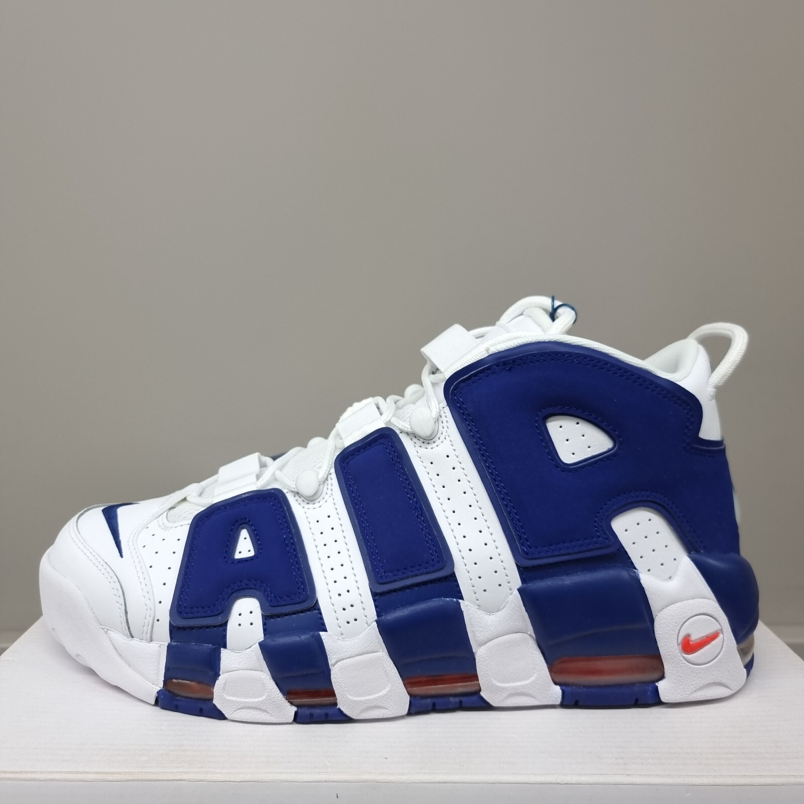 モアテン　　27cm 正規品 NIKE AIR MORE UPTEMPO knicks ナイキ エア モアアップ