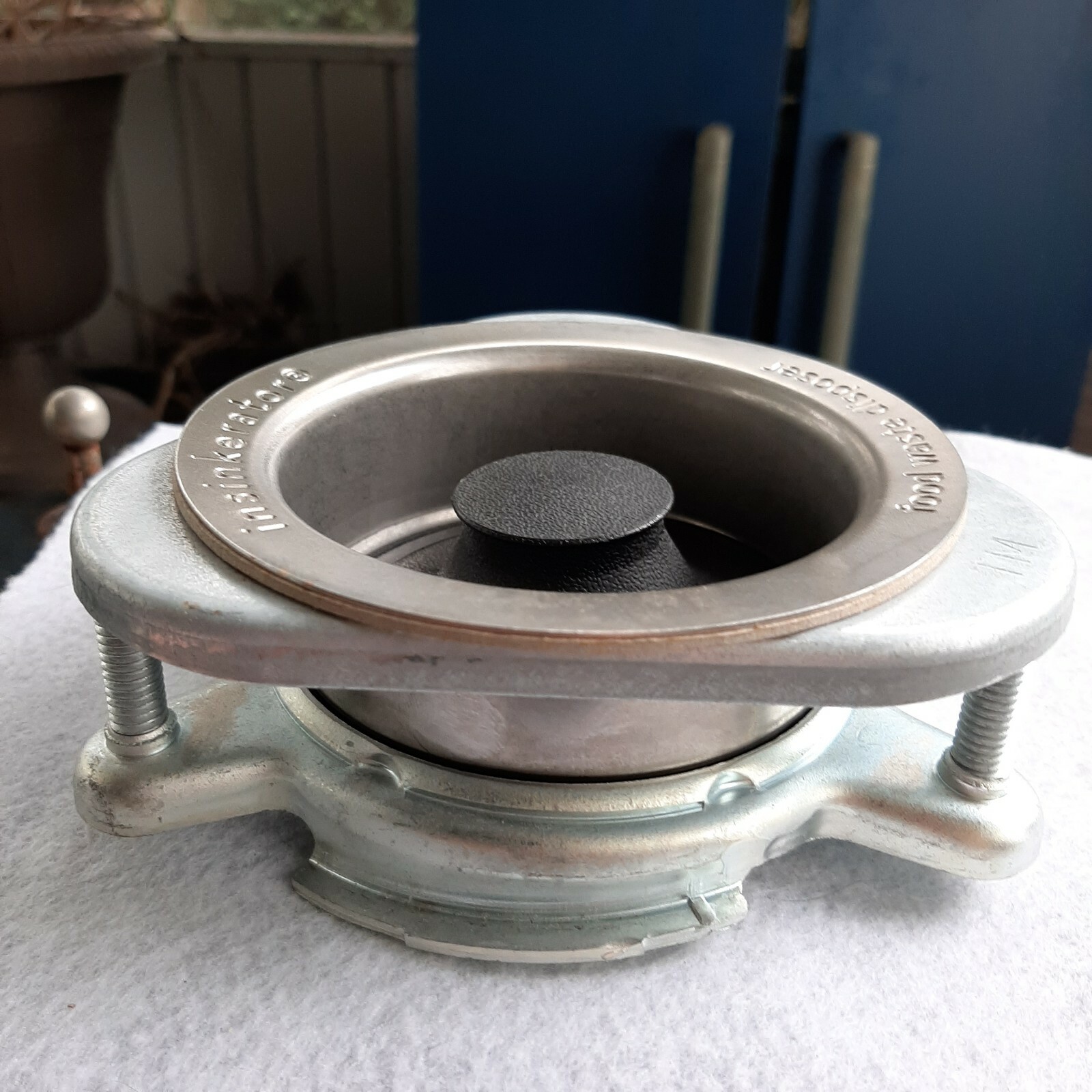 InSinkerator Badger 5 Garbage Disposal Top Mounting Bracket Drain Plug