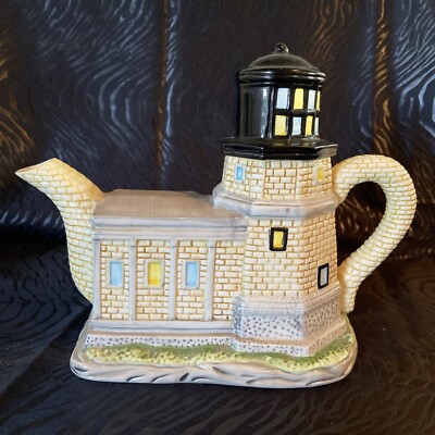 Lefton Split Rock Lighthouse Teapot