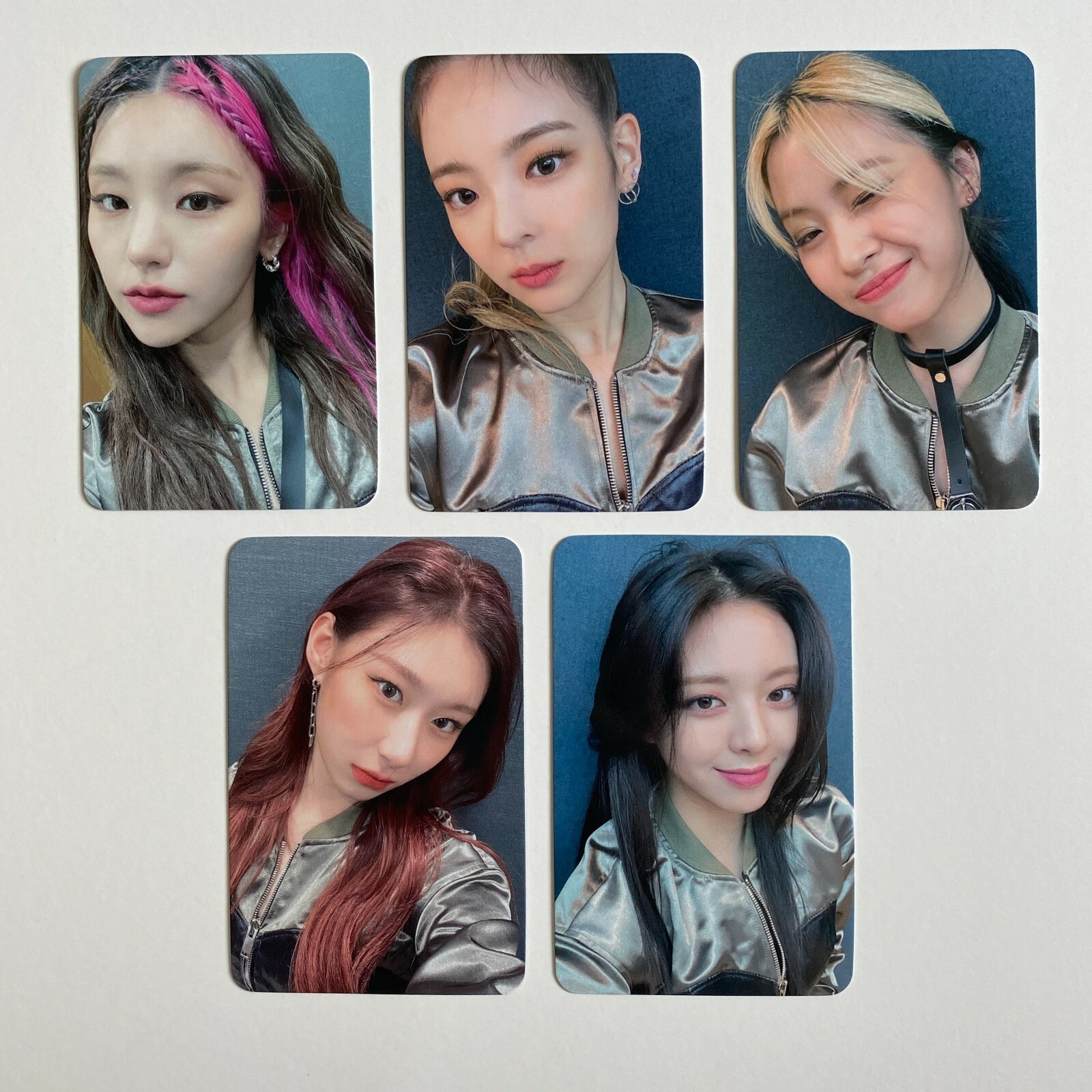 ITZY CRAZY IN LOVE SOUNDWAVE Pre-order BENEFIT POB Official ITZY CRAZY IN LOVE SOUNDWAVE Pre-order BENEFIT POB Official