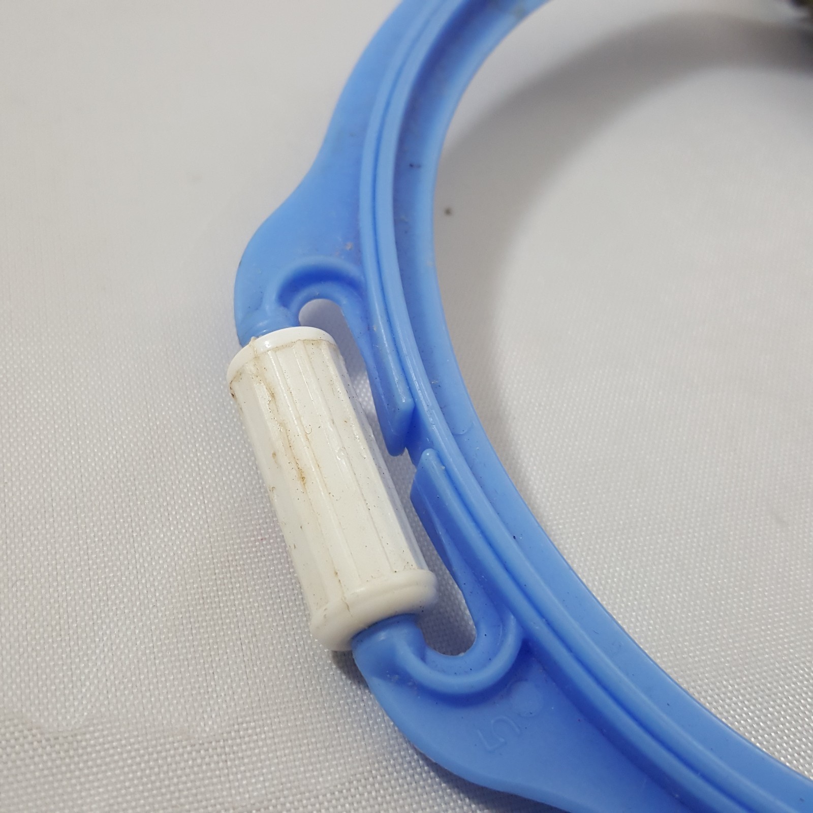 Embroidery hoops lot 3 needlepoint cross stitch arts crafts wood plastic small