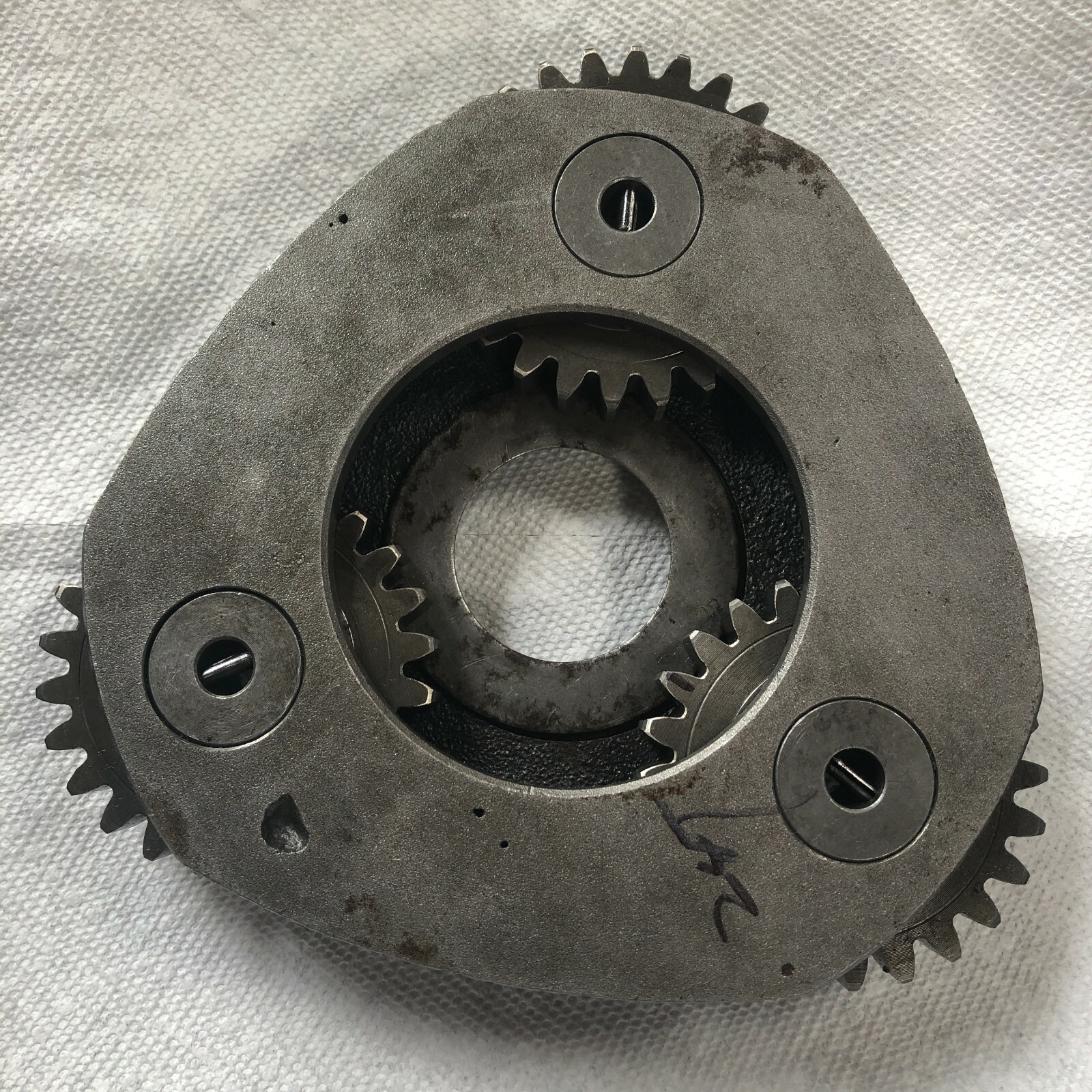 2021633 3033237 carrier assy 1st fits hitachi ex120-1 ex100