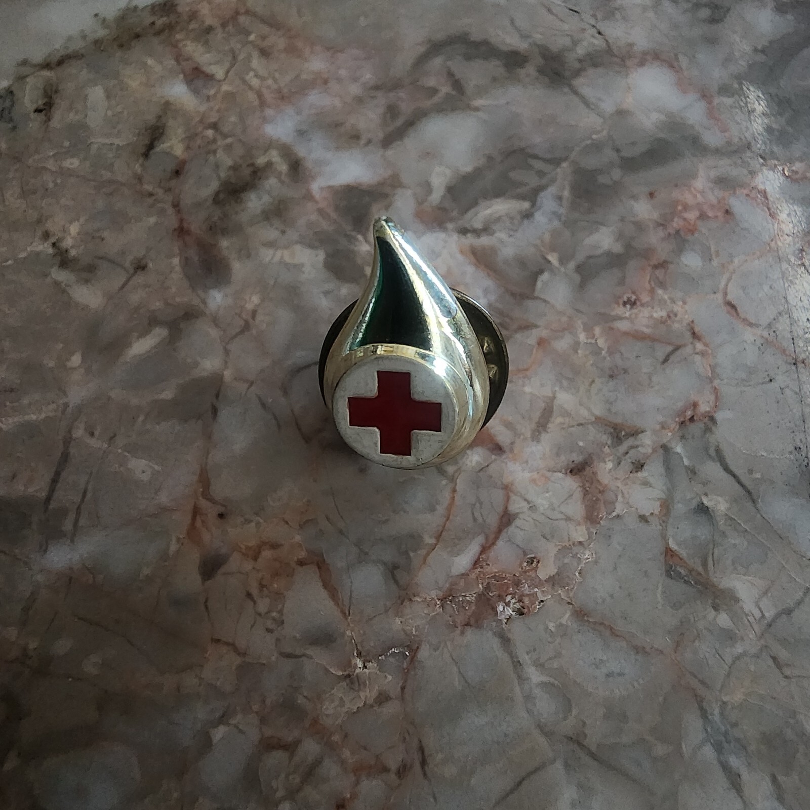 Red Cross Blood Drop Donor Lapel Pin Gold Tone