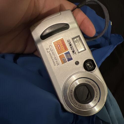 Sony Cyber-shot DSC-P71 3.2 MP Compact Digital Camera Silver Sony Cyber-shot DSC-P71 3.2 MP Compact Digital Camera Silver