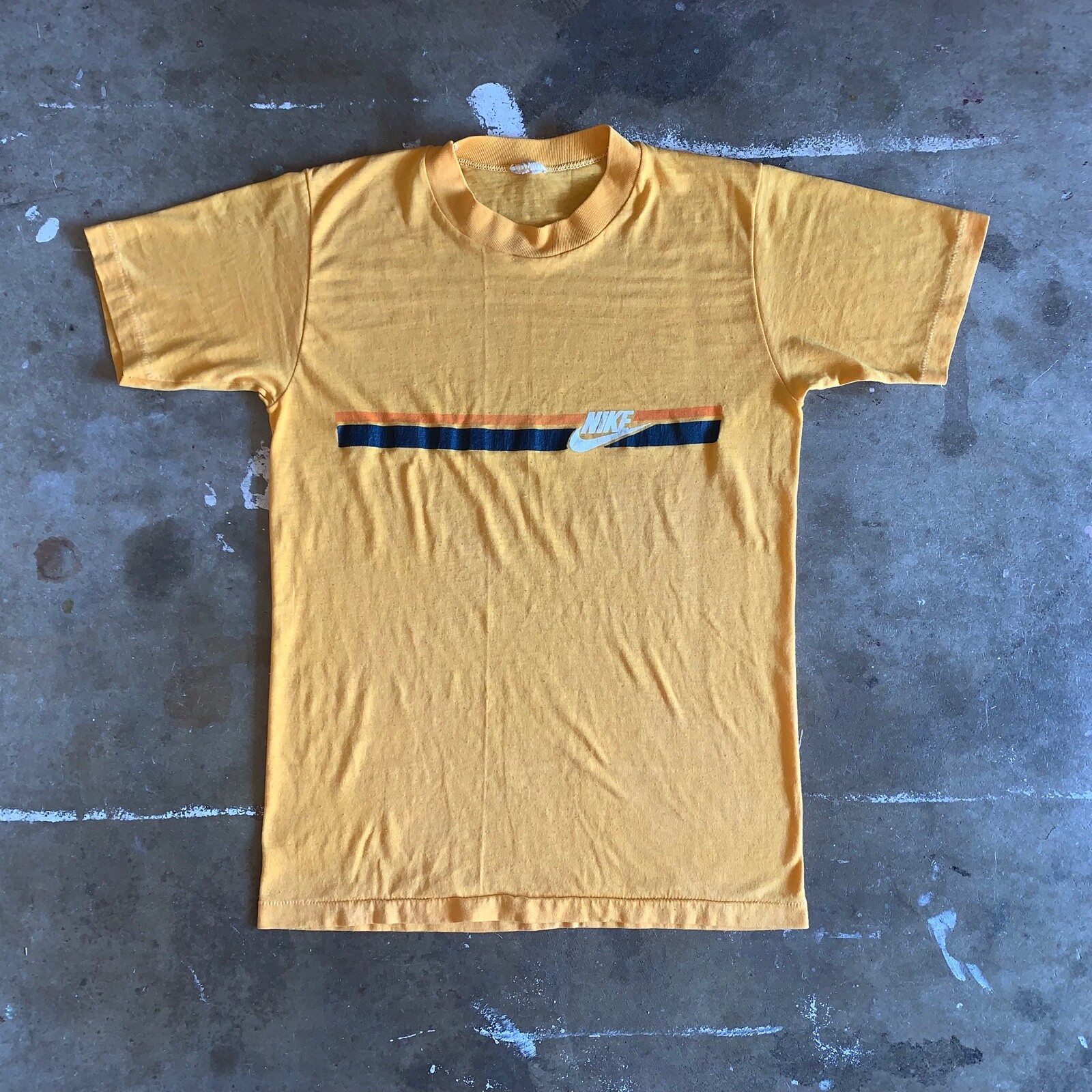 1970s VINTAGE 70s NIKE T-SHIRT MEN SZ S SOFT, THIN 1970s VINTAGE 70s NIKE T-SHIRT MEN SZ S SOFT, THIN