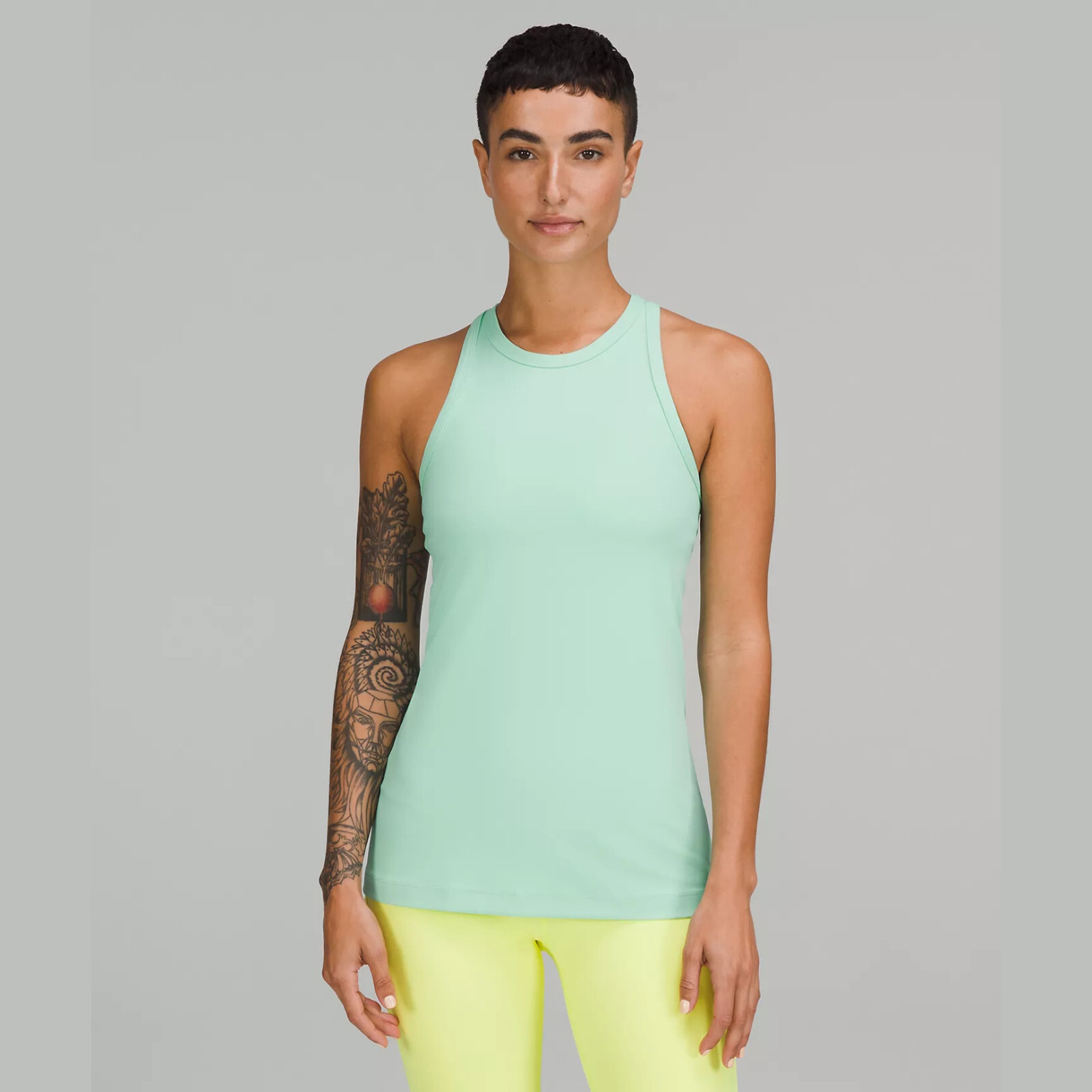 Lululemon タンクトップ size 4 パット付き S NEW lululemon Size 4 Women's Align Hip-Length Racerback Tank