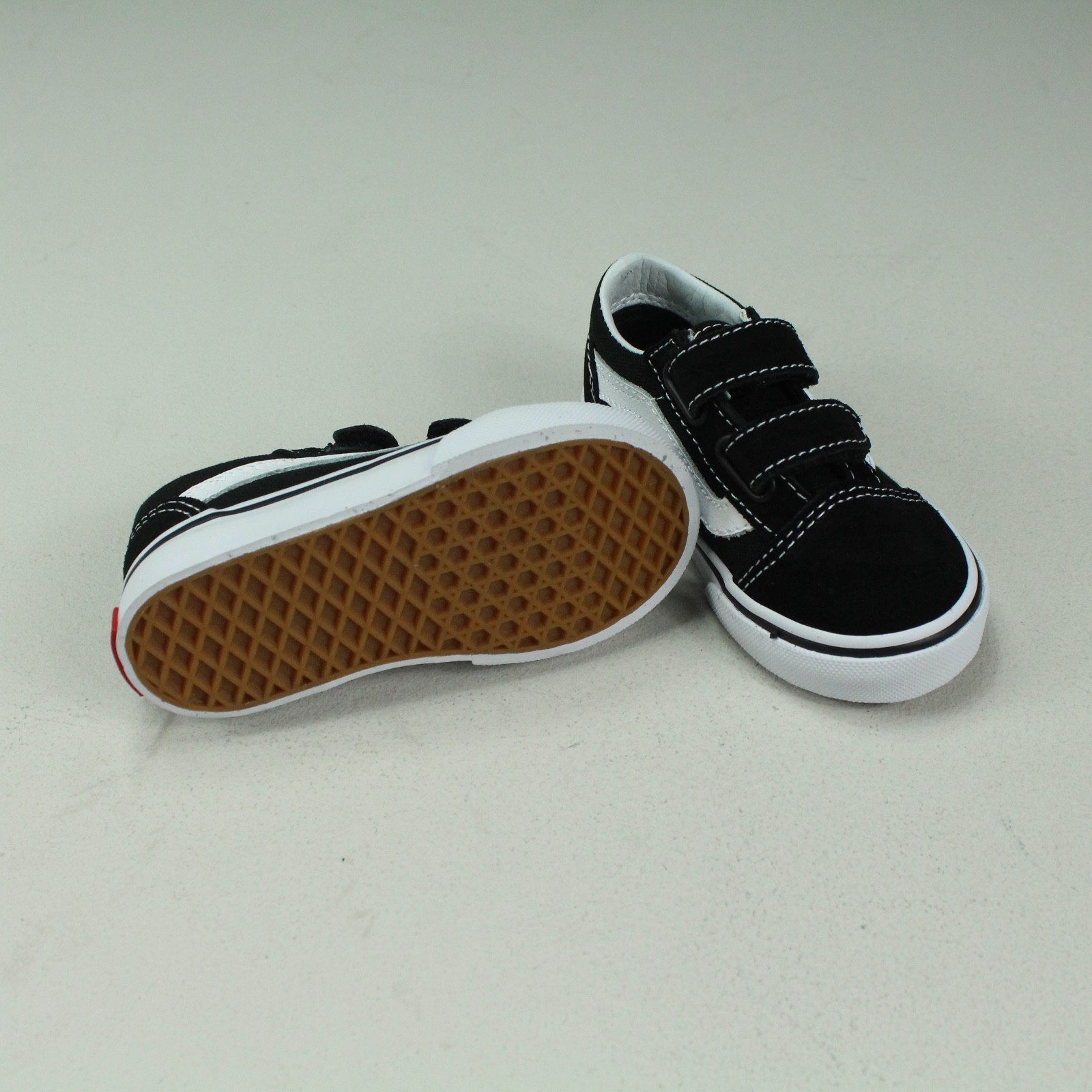 infant size 7 black trainers