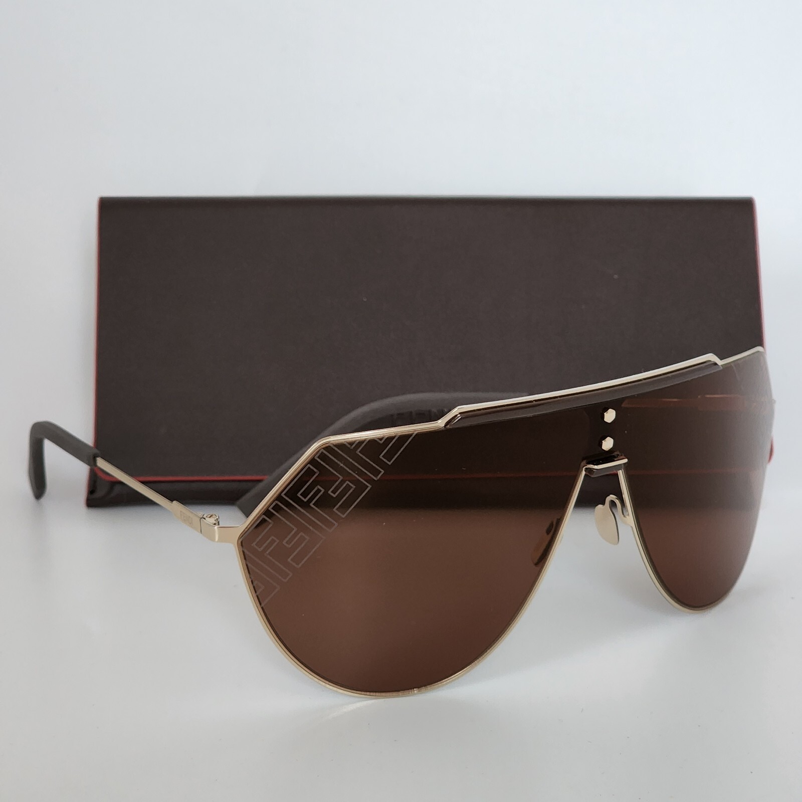 Pre-owned Fendi Eyeline Ffm0075s 0j5g Brown Gold Print Mirror Shield Sunglasses In J5gvp