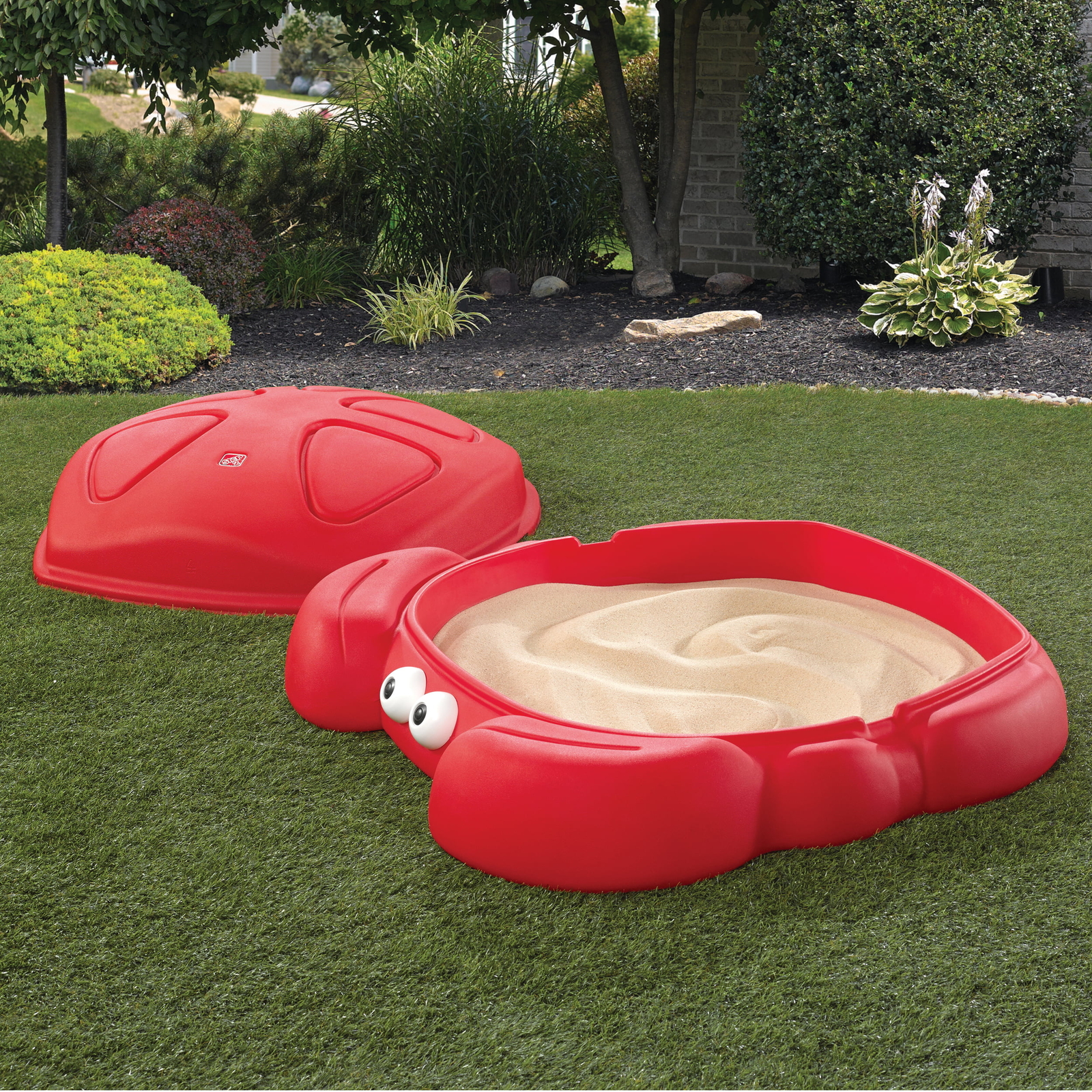 Step2 Crabbie Sandbox Kids Plastic Outdoor Sandbox with Cover