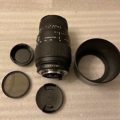 Sigma AF 70-300mm f4-5.6 DG Macro Lens PK Mount, Hood, Caps, PL Filter, Ex. Cond