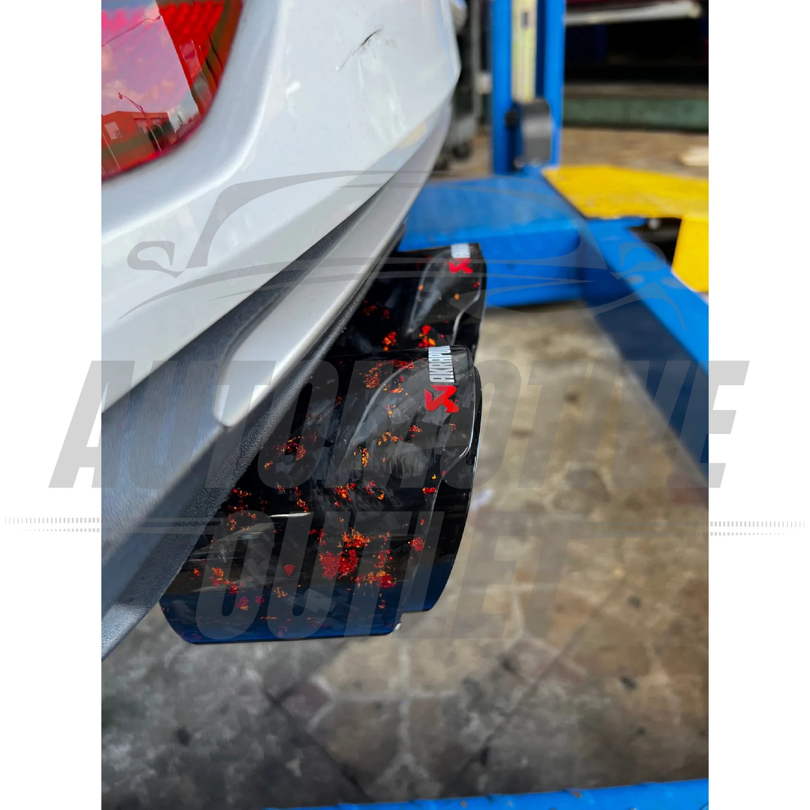 2x AKRAPOVIC EXHAUST TIPS 4" UNIVERSAL GLOSS BLACK & RED FORGED CARBON FIBER 14