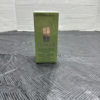 Clinique Dramatically Different Moisturizing Lotion with Pump 4.2 Fl Oz. (125ml)