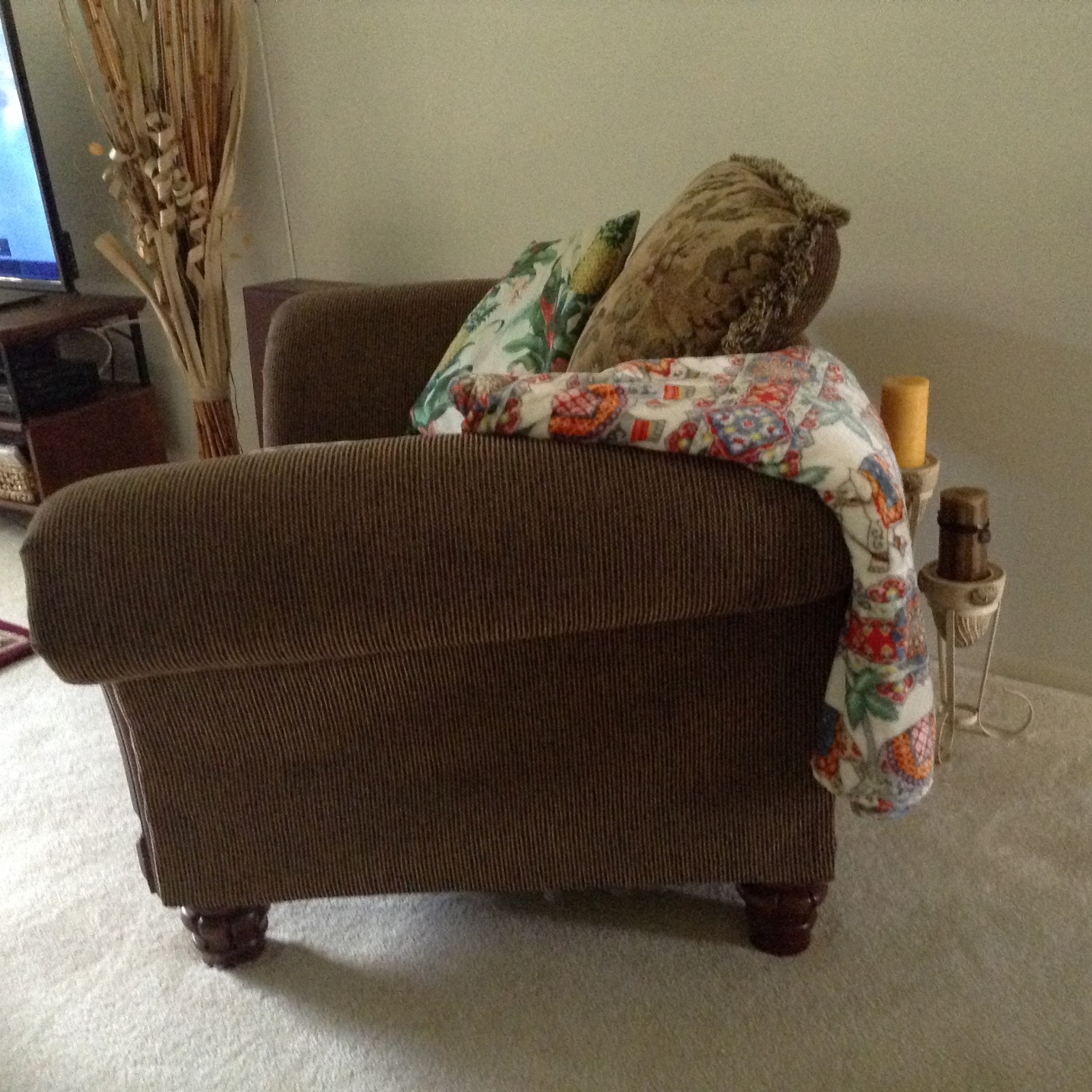 LOVE SEAT AND LARGE CHAIR EXCELLENT CONDITION