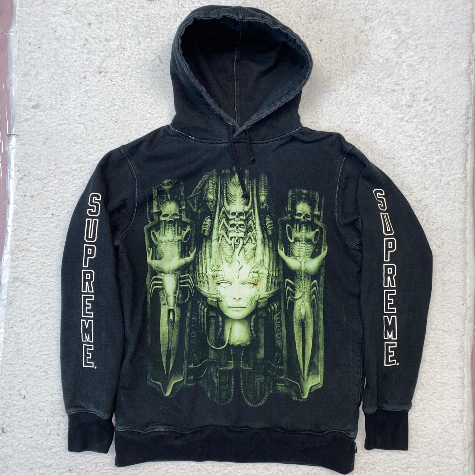Supreme H.R. Giger Sweater Mサイズ Supreme H.R. Giger Sweater Multicolor Baby FW23 Size S-XXL