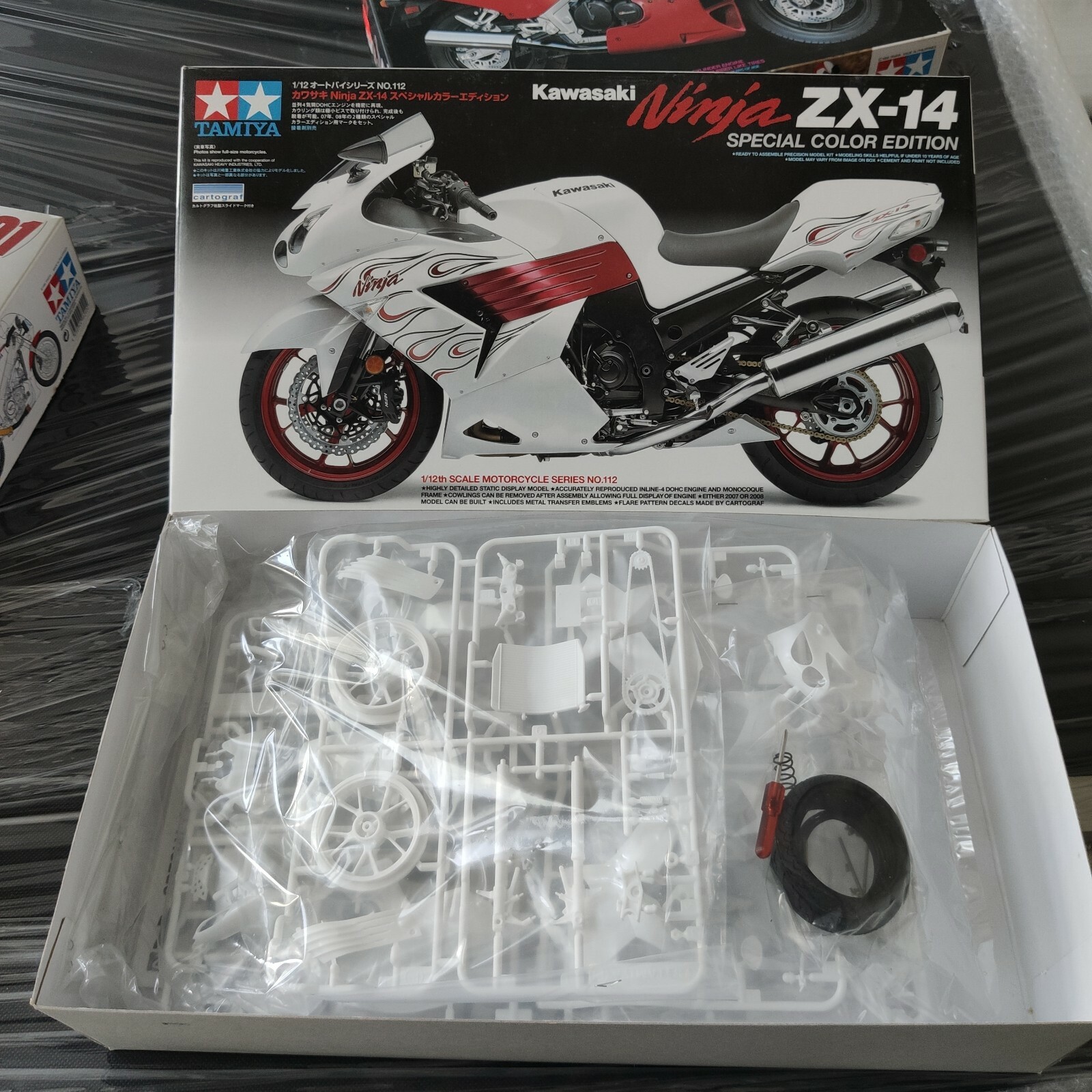 Tamiya 14112 1/12 Kawasaki Ninja ZX-14 Special Color Edition