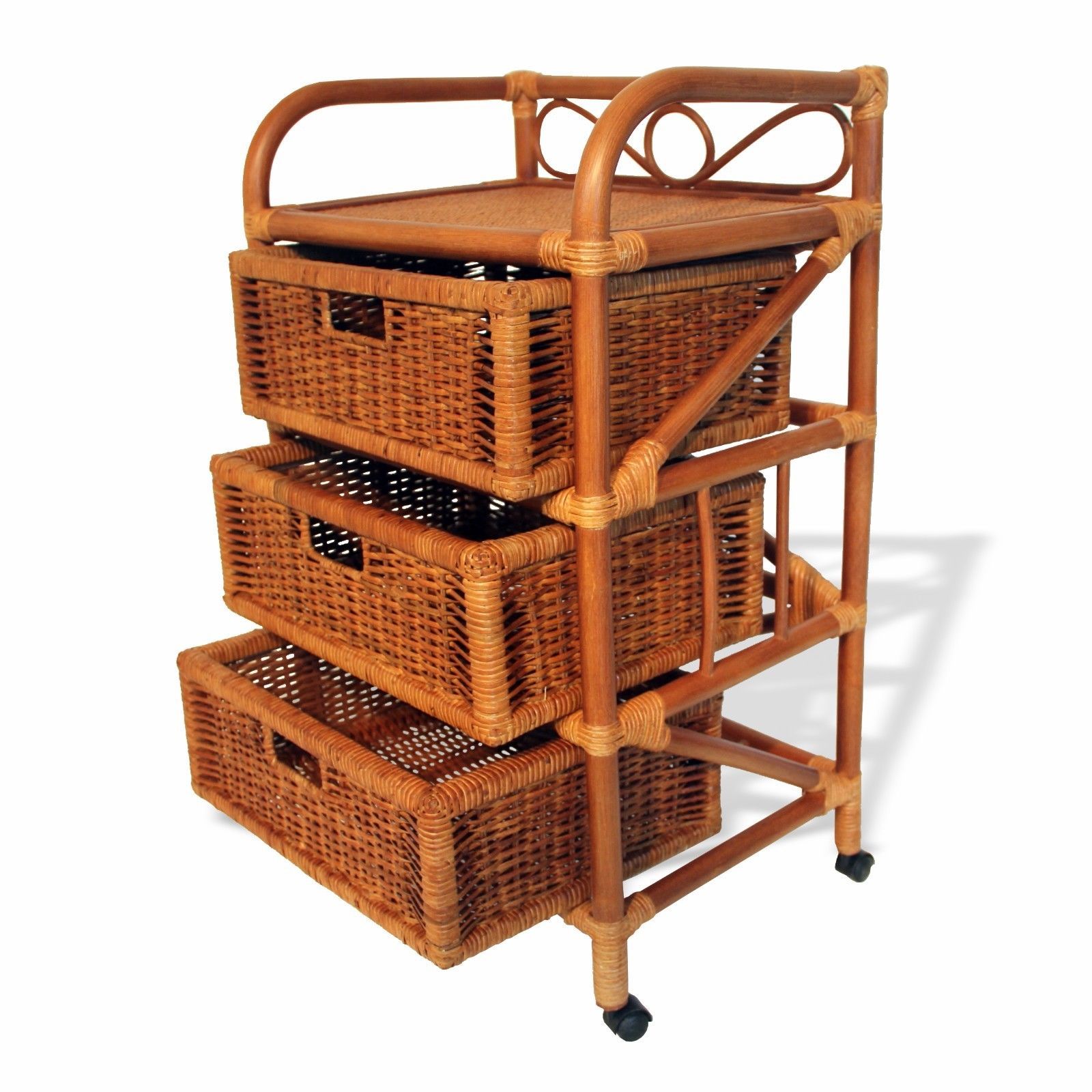 Cajones y cajones de ratán