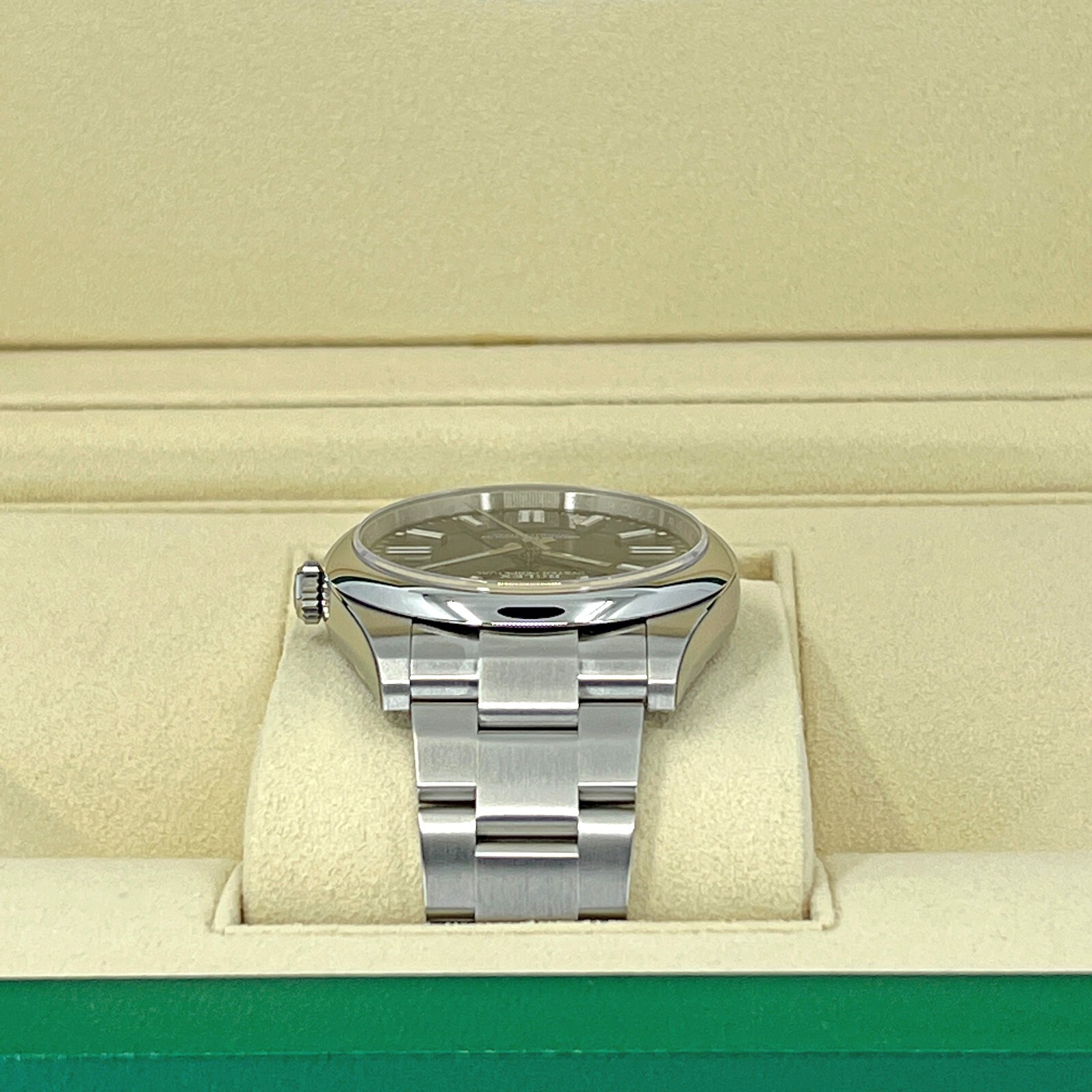 Pre-owned Rolex Oyster Perpetual 41, Black Dial, Ref 124300-0002, Unworn Complete 2023