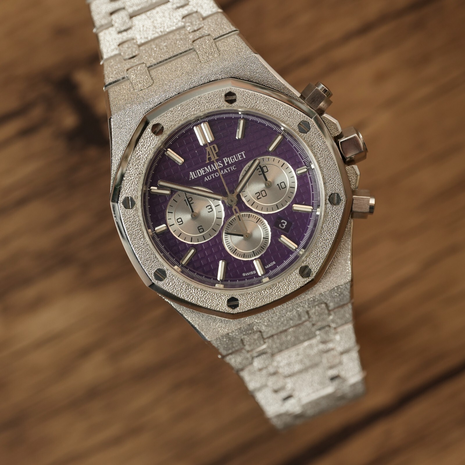 Pre-owned Audemars Piguet Royal Oak Silver Men's Watch - White Gold Frosted