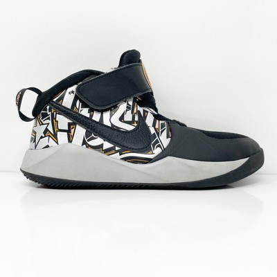 

Nike Boys Team Hustle D 9 CQ3706-001 Черные баскетбольные кроссовки, размер 1Y, Черный, Team Hustle D 9