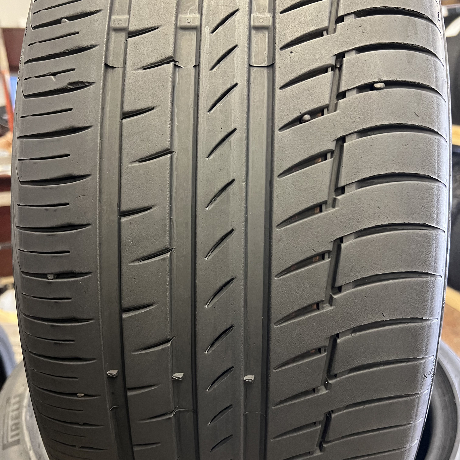 1) HIGH TREAD Continental PremiumContact 6 SSR RunFlat 275