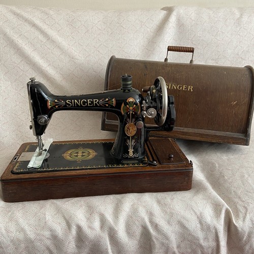 Beautiful Antique Fully Working Singer Sewing Machine Egyptian Pattern
