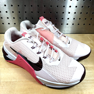 Women's nike hotsell metcon size 8