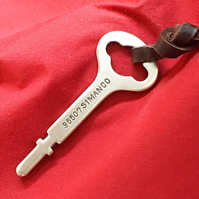 Sewing Machines - Bentwood Case Key