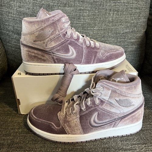スニーカー Nike Air Jordan 1 Mid SE DQ8397-500 WMNS NIKE AIR JORDAN 1 MID SE [DQ8397 500] PURPLE VELVET SZ