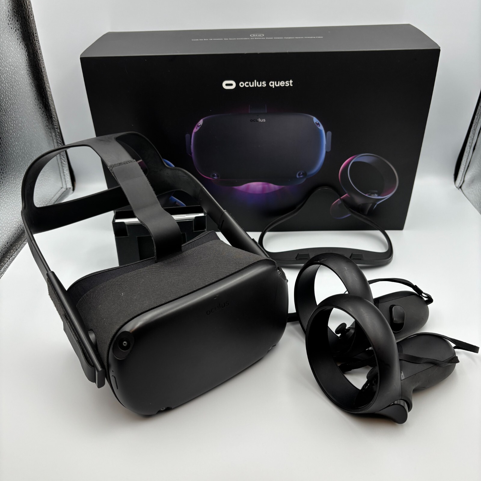 Oculus Quest 64GB VR Headset All-In-One Game Headset w/Box
