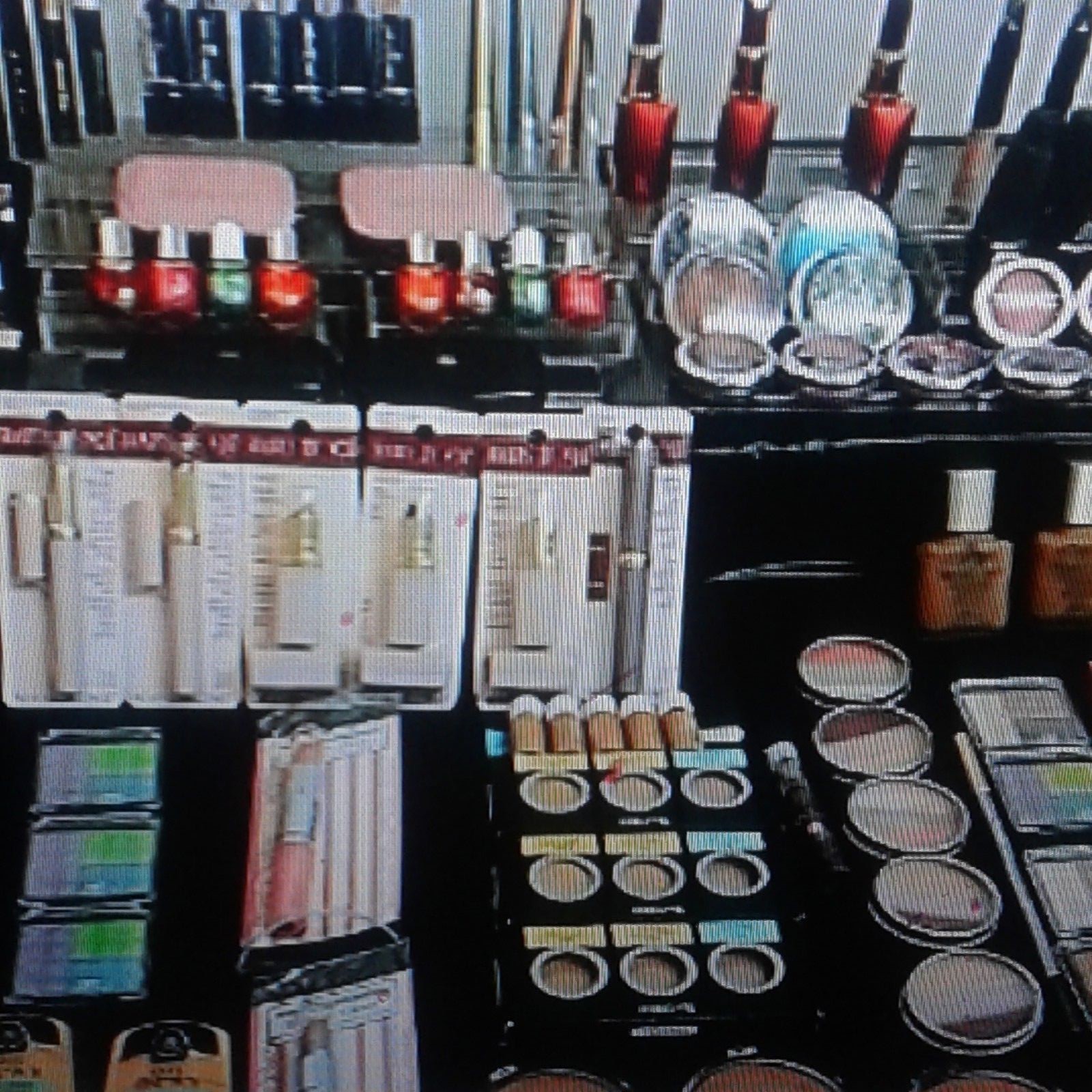 HUGE Lot of 300 High & Low End Makeup, Hair, Bath & Body Products.