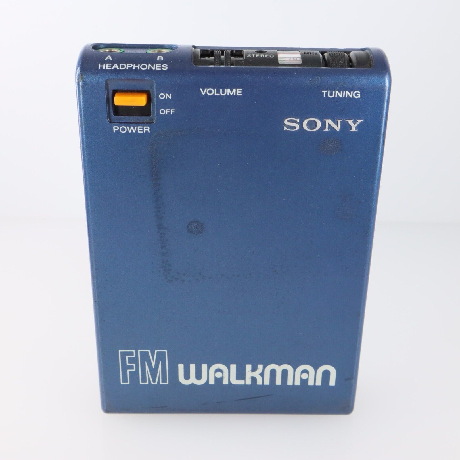 First model SONY FM WALKMAN SRF-40 FM 1980 Works FM:76-90MHz First model SONY FM WALKMAN SRF-40 FM 1980 Works FM:76-90MHz