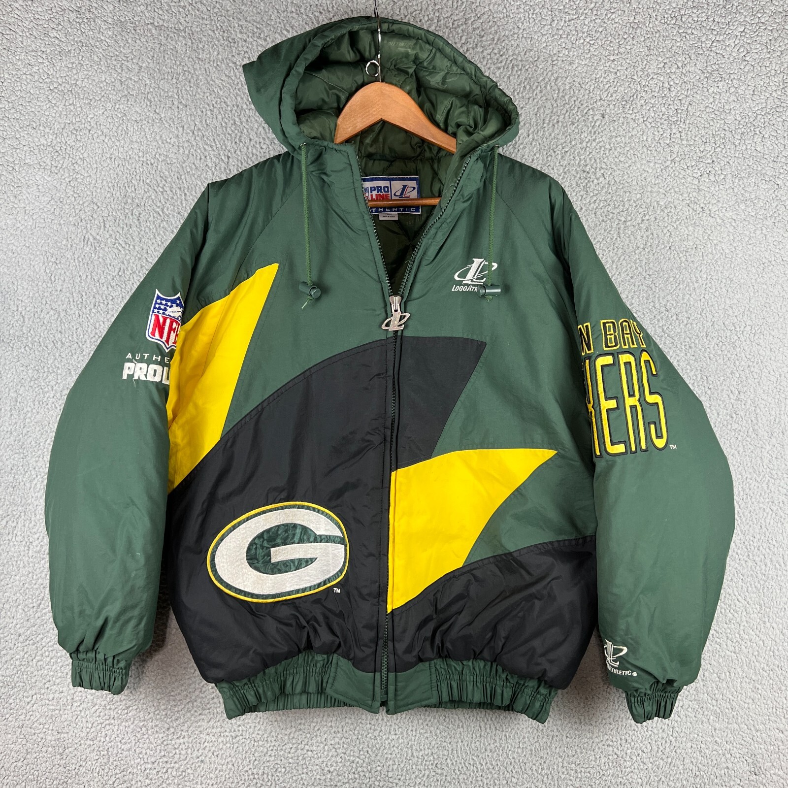 入手不可能!!】NFL ︎刺繍ロゴ 中綿ブルゾン マイアミドルフィンズ