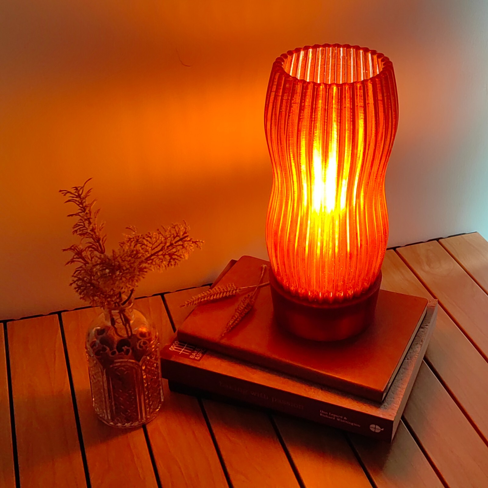 工芸品 Amberina Red amber Lamp Shade Benjara 20 Inch Table Lamp, Vintage Red Amber Mica Shade