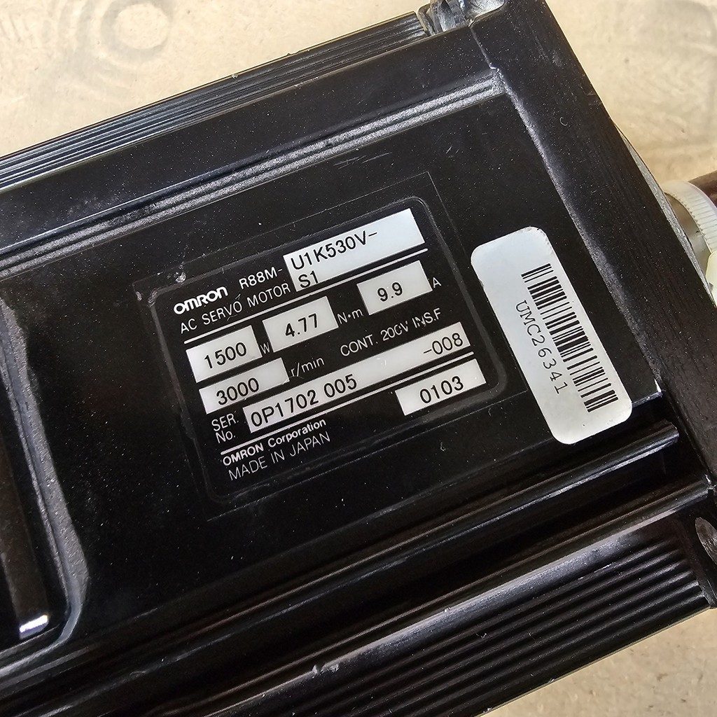 Omron R88M-U1K530V-S1 AC Servo Motor — 4