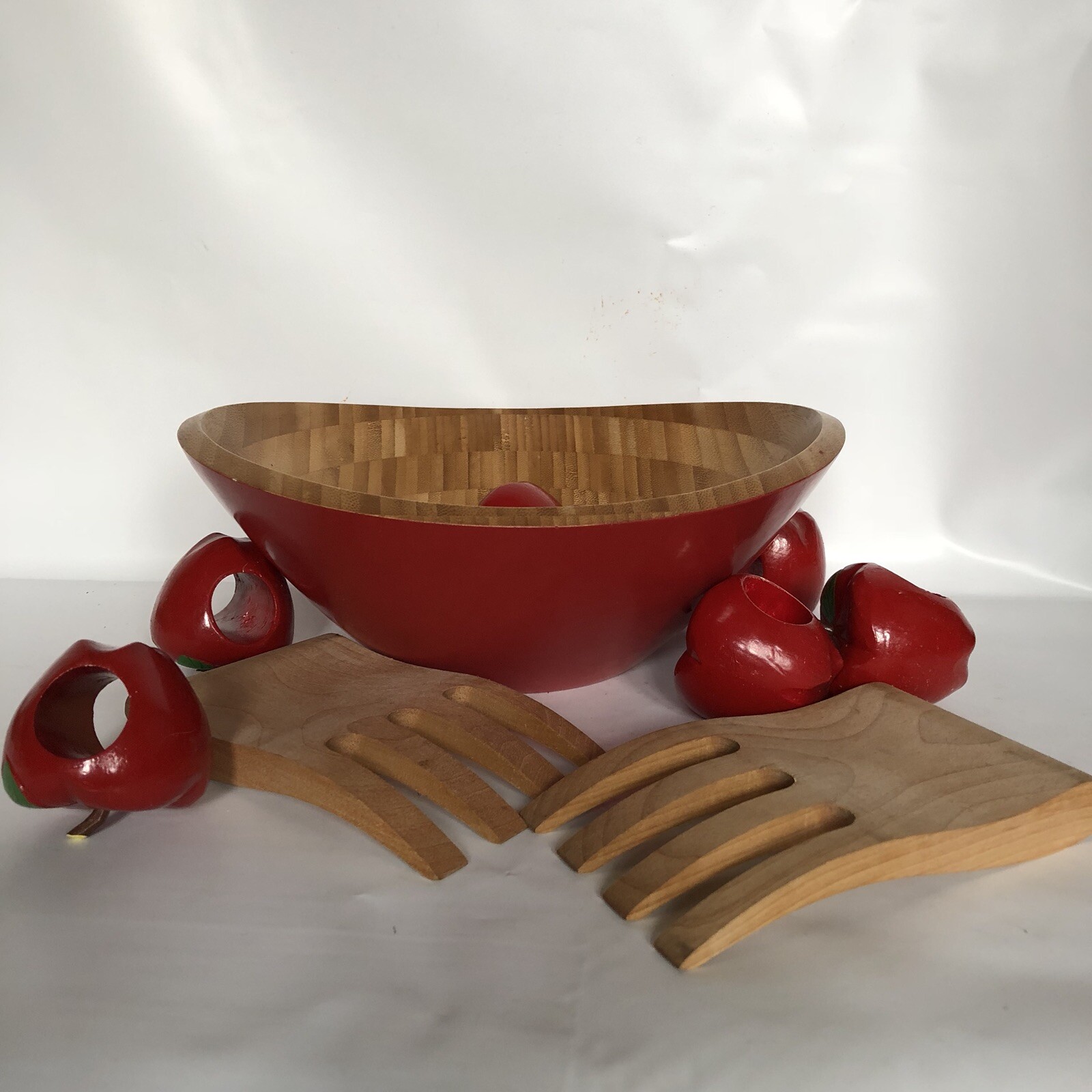 Wooden Salad bowl Island Bamboo  + 2 Carved Servers/hands+8 napkin rings/holders