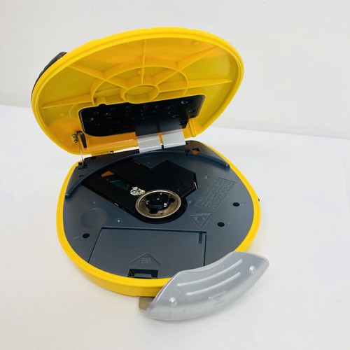 Ultra Sports by Audiophase - Portable CD Player/Digital AM/FM Tuner Yellow