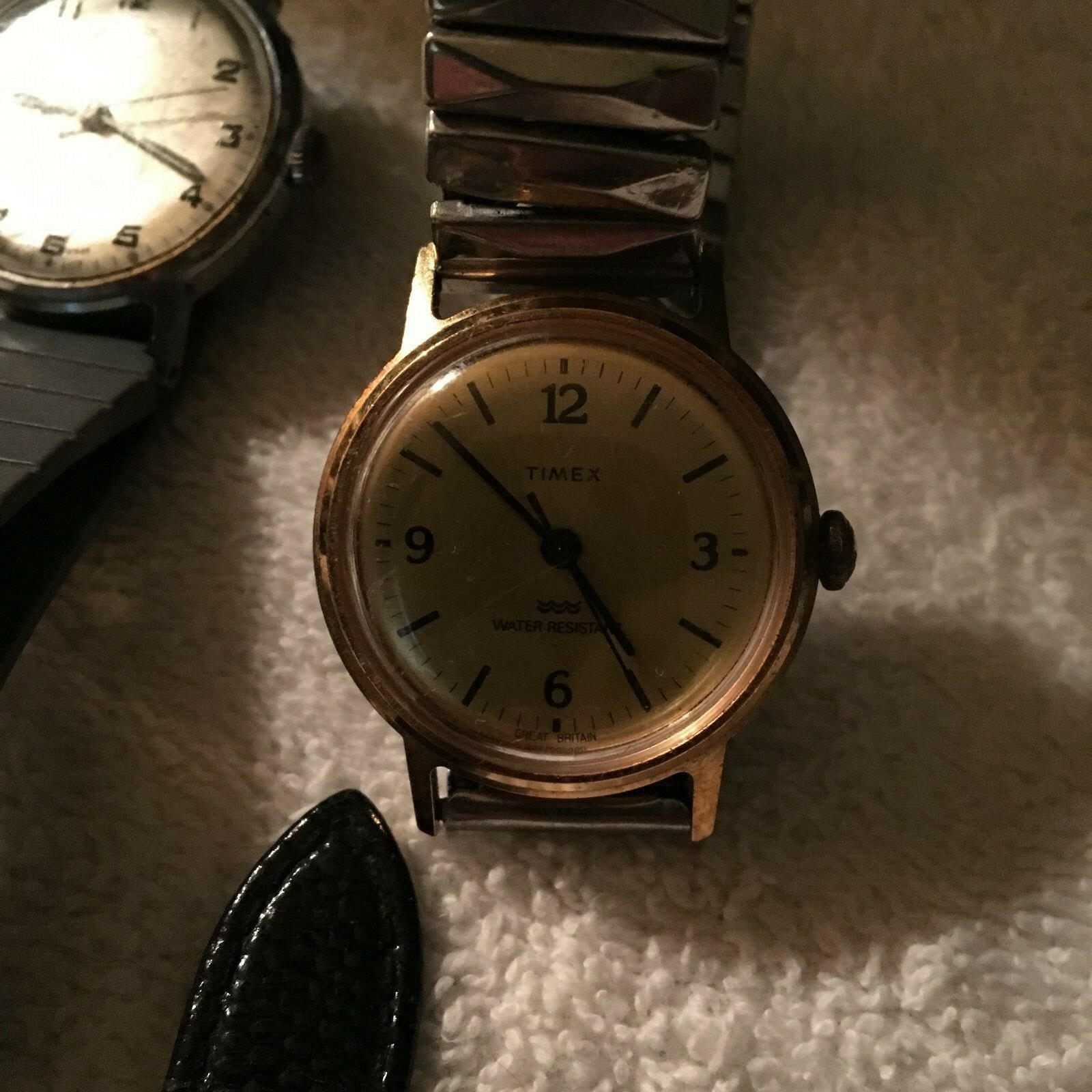 12 Vintage Watches All Running Except One Wind Ups and One Quartz