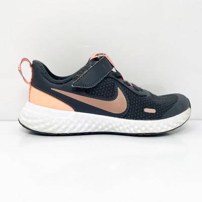 

Nike Boys Revolution 5 BQ5672-012 Черные кроссовки для бега, размер 12C, Черный, Revolution 5 PSV
