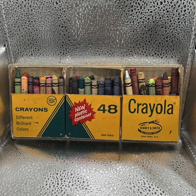 Vintage 1960's Crayola Crayons Set of 48 with Case Toy Binney & Smith used